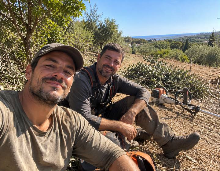 Selfie da equipa numa pausa entre paisagens algarvias